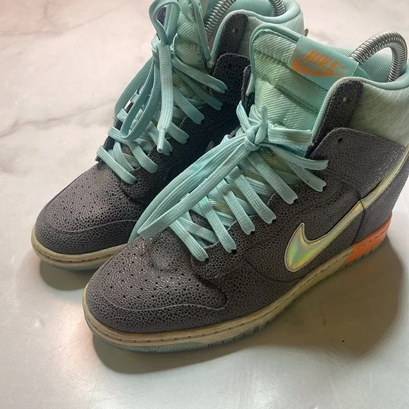 Nike Women’s Dunk Sky High Premium Dark Gray Glacier Ice - Picture 2 of 8